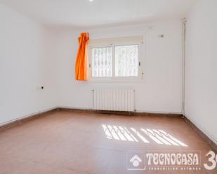 Bedroom of Flat for sale in Santa Coloma de Gramenet  with Balcony