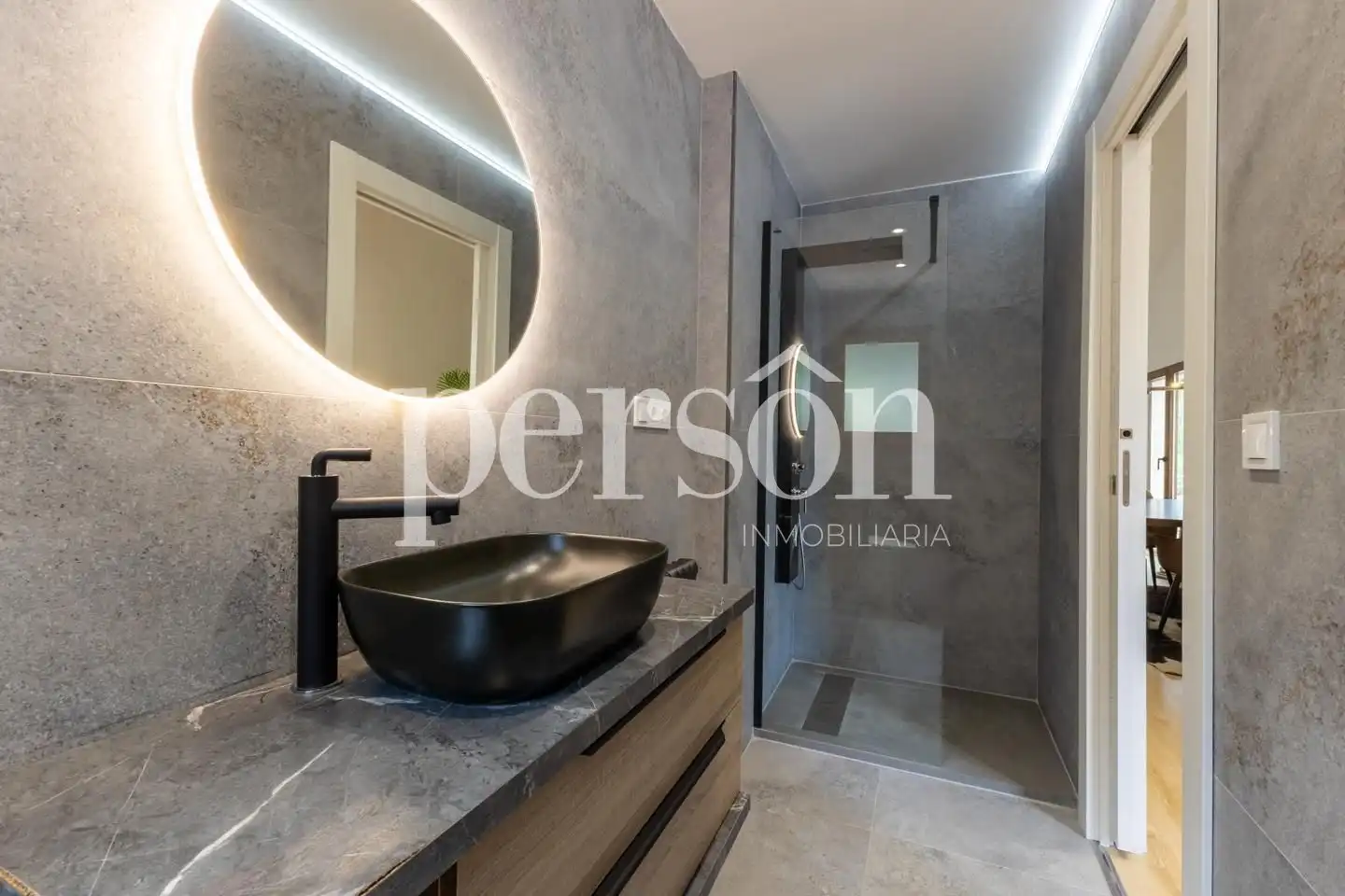 Bathroom of Houses for rent in Chiva  with Air Conditioner, Private garden and Terrace