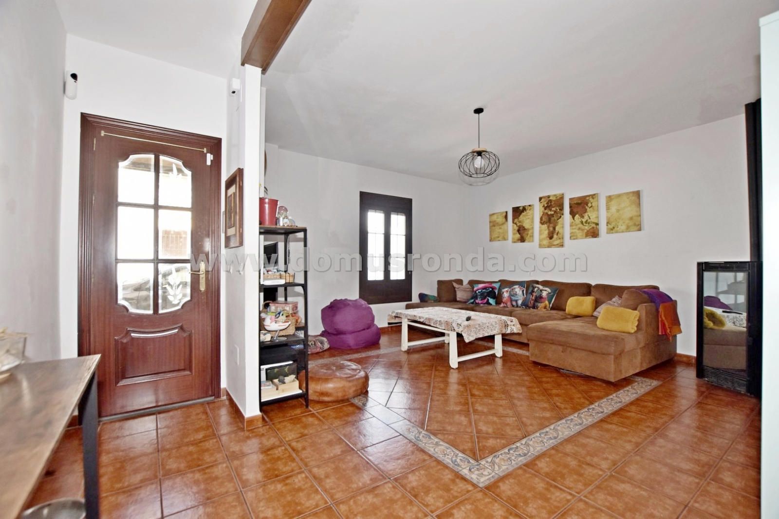 Sala d'estar de Casa o xalet en venda en Ronda amb Calefacció, Terrassa i Traster