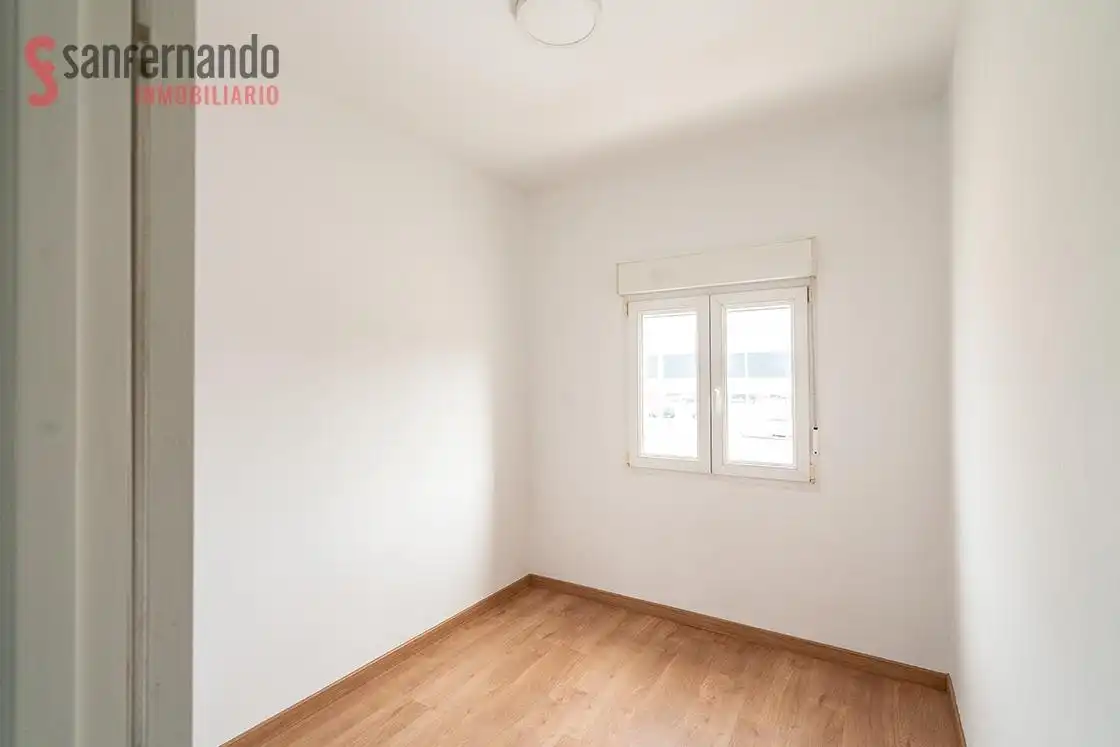 Habitación de Piso en venta en Torrelavega  con Trastero