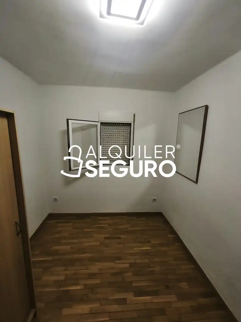 Dormitori de Pis de lloguer en Zaragoza amb Aire condicionat, Calefacció i Terrassa