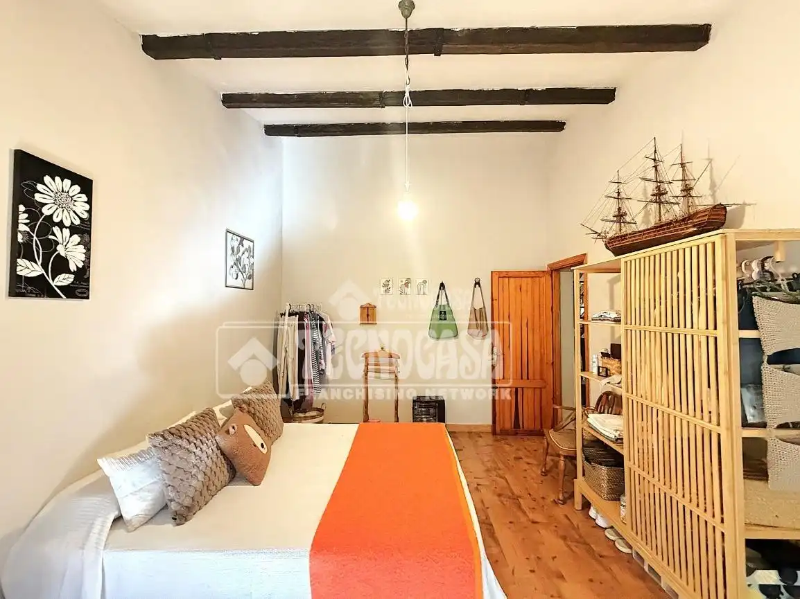 Dormitori de Casa o xalet en venda en Arcas del Villar amb Calefacció, Jardí privat i Traster