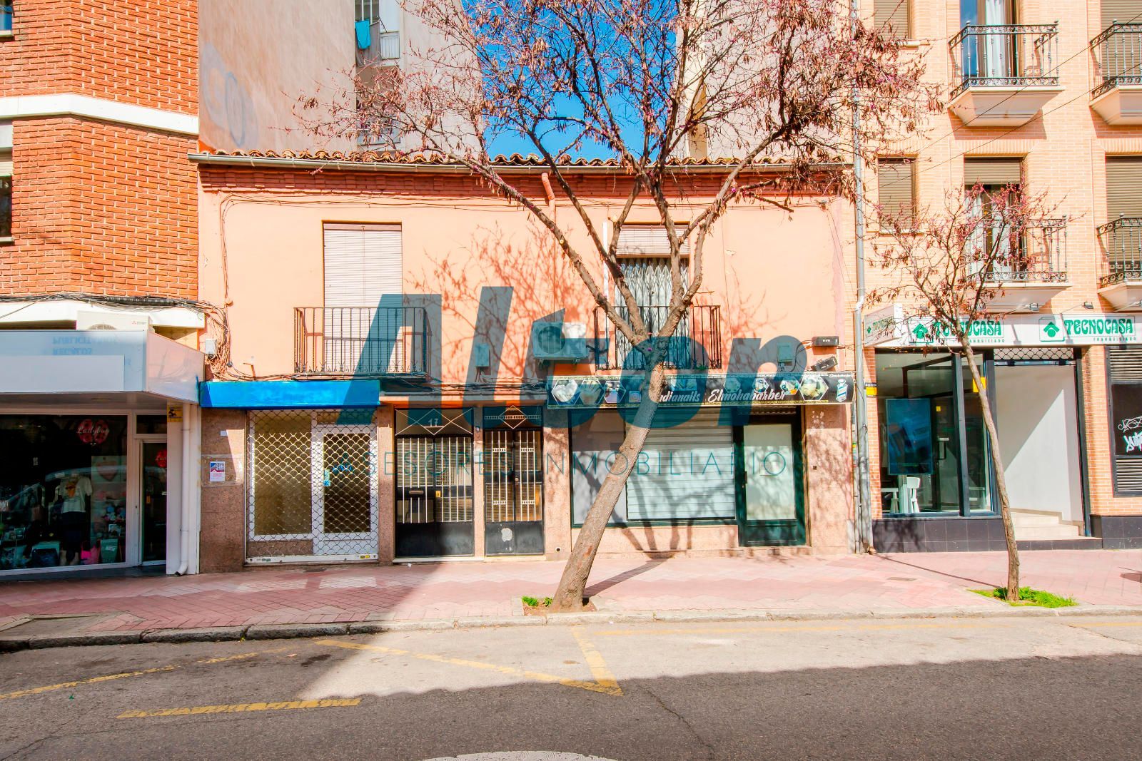 Exterior view of Building for sale in Alcalá de Henares