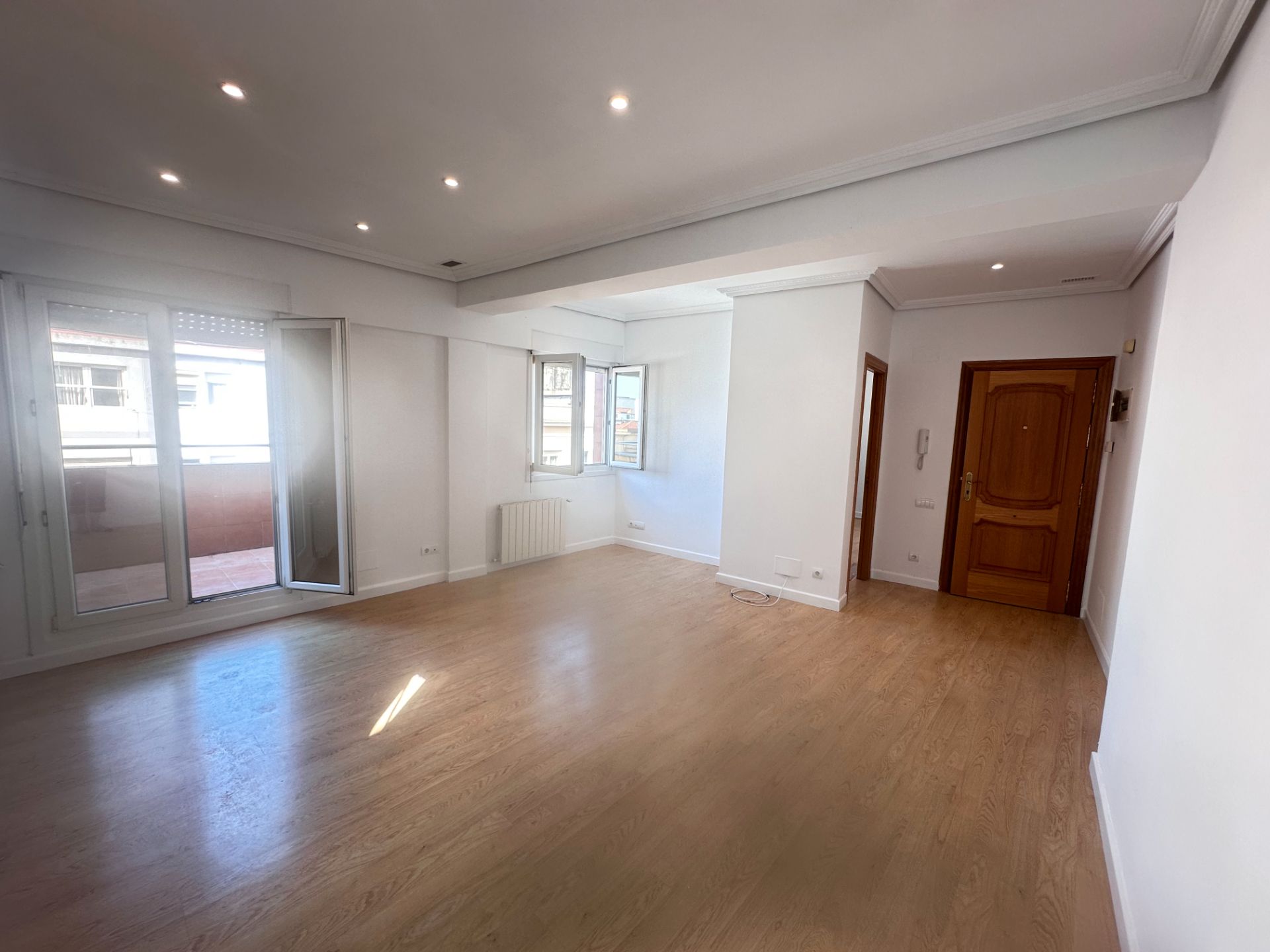 Living room of Flat to rent in Santander  with Heating, Parquet flooring and Terrace