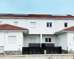 Casa adosada en venda a Velada