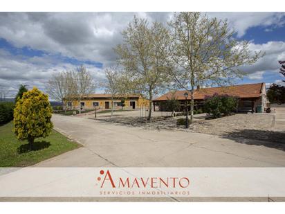 Country house zum verkauf in Talamanca de Jarama mit Klimaanlage, Heizung und Privatgarten