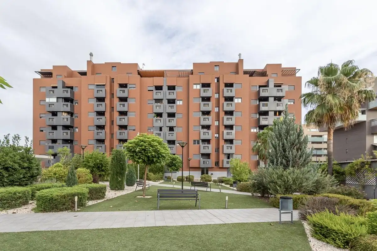 Vista exterior de Àtic de lloguer en Granada