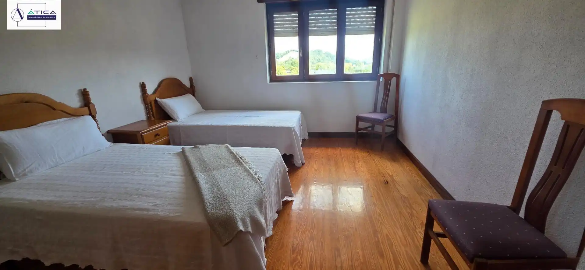 Habitación de Finca rústica en venta en Bárcena de Cicero con Jardín privado y Amueblado