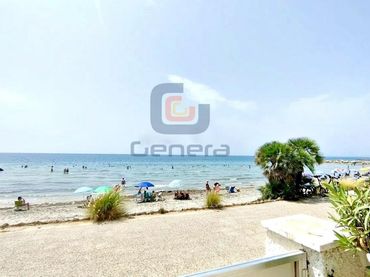 Detached house for sale in Avenida Avenida Armada Española 10