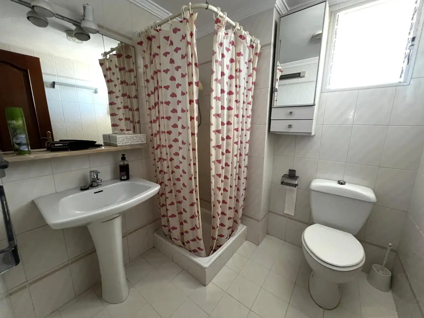 Baño de Piso en venta en Fuengirola con Terraza y Piscina comunitaria