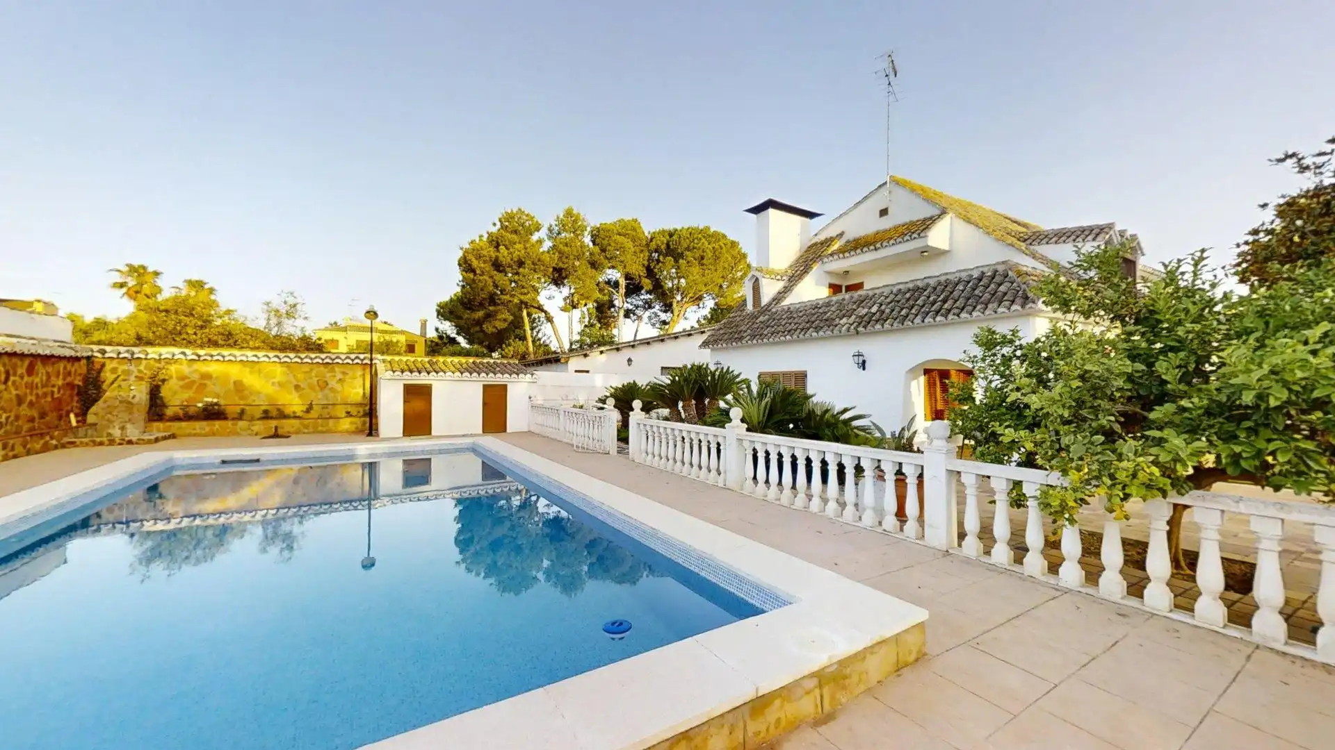 Piscina de Casa o xalet en venda en L'Eliana amb Aire condicionat, Calefacció i Jardí privat