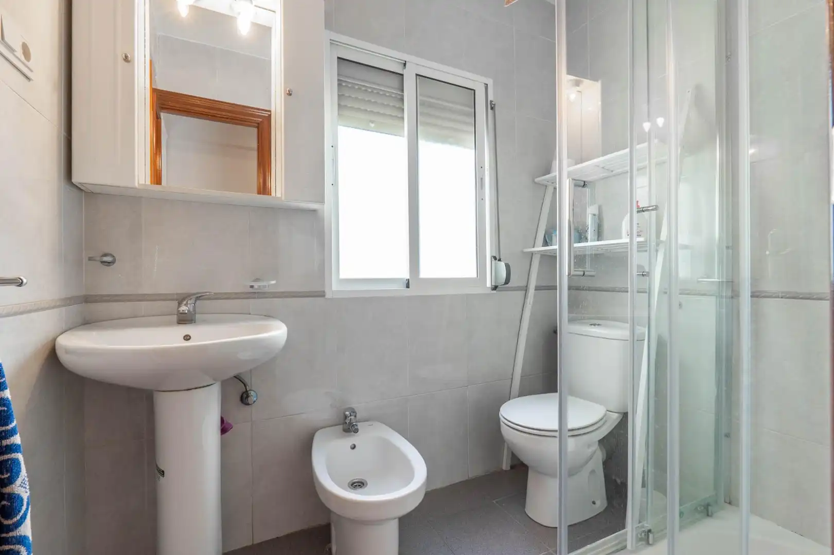 Baño de Piso en venta en Granada con Aire acondicionado y Amueblado