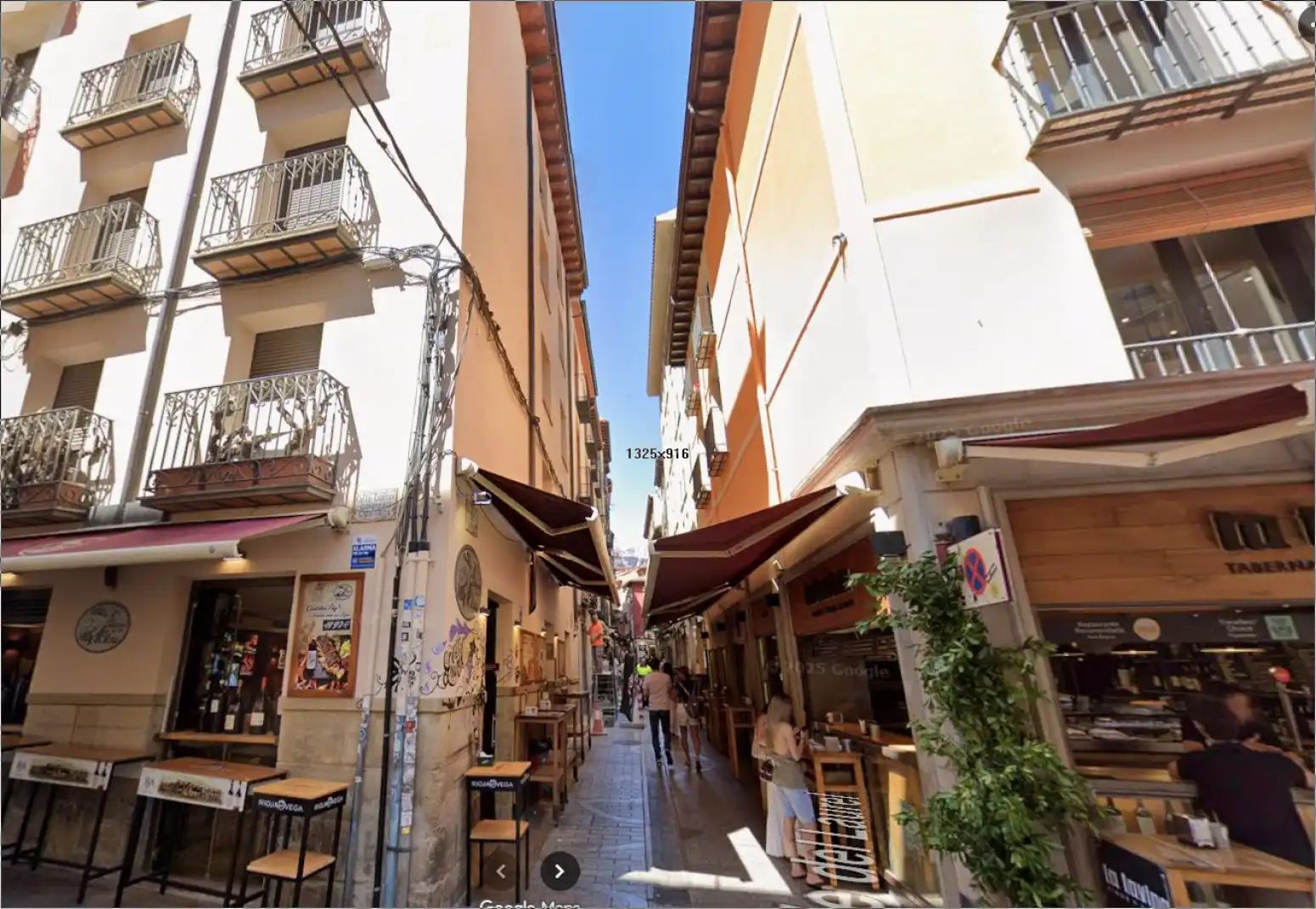 Vista exterior de Edificio en venta en  Logroño