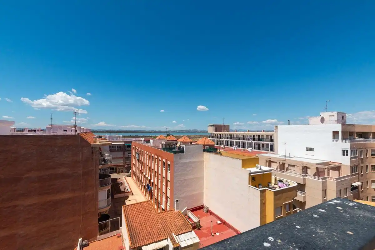 Vista exterior de Apartamento en venta en Torrevieja con Terraza y Balcón
