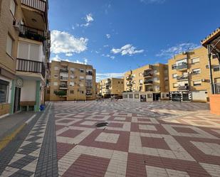 Vista exterior de Local en venda en La Puebla del Río amb Aire condicionat i Moblat