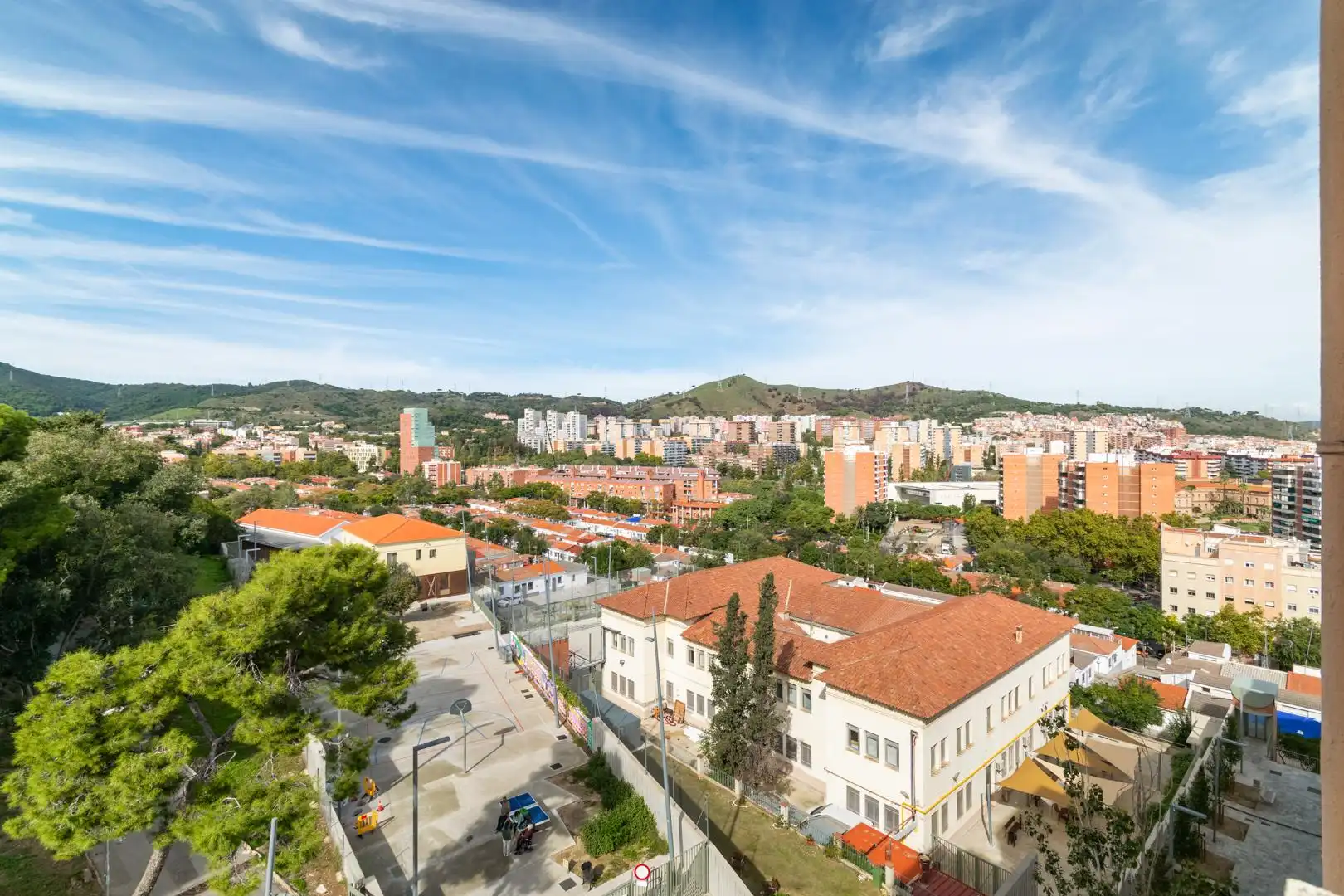 Außenansicht von Wohnung zum Verkauf in Barcelona mit Klimaanlage, Heizung und Terrasse