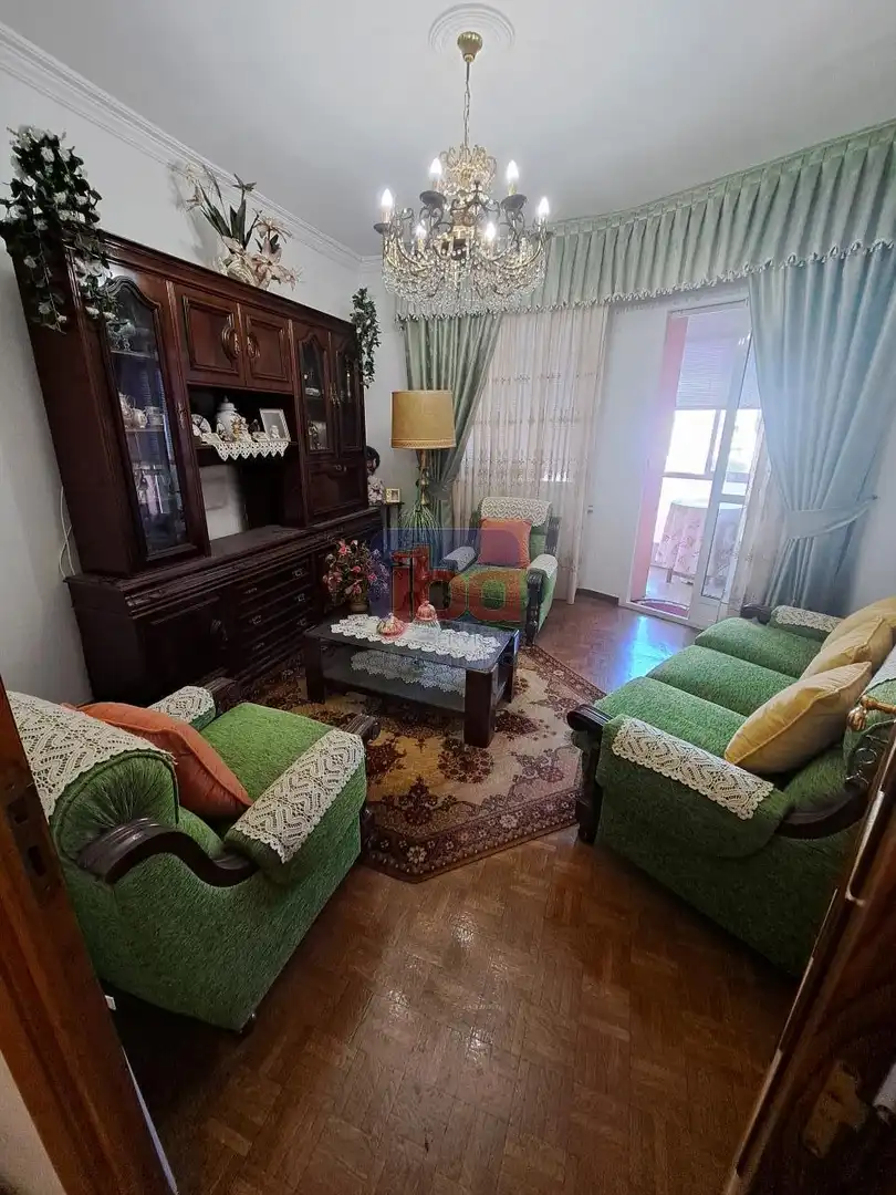 Sala d'estar de Pis en venda en Ourense Capital  amb Calefacció, Parquet i Terrassa
