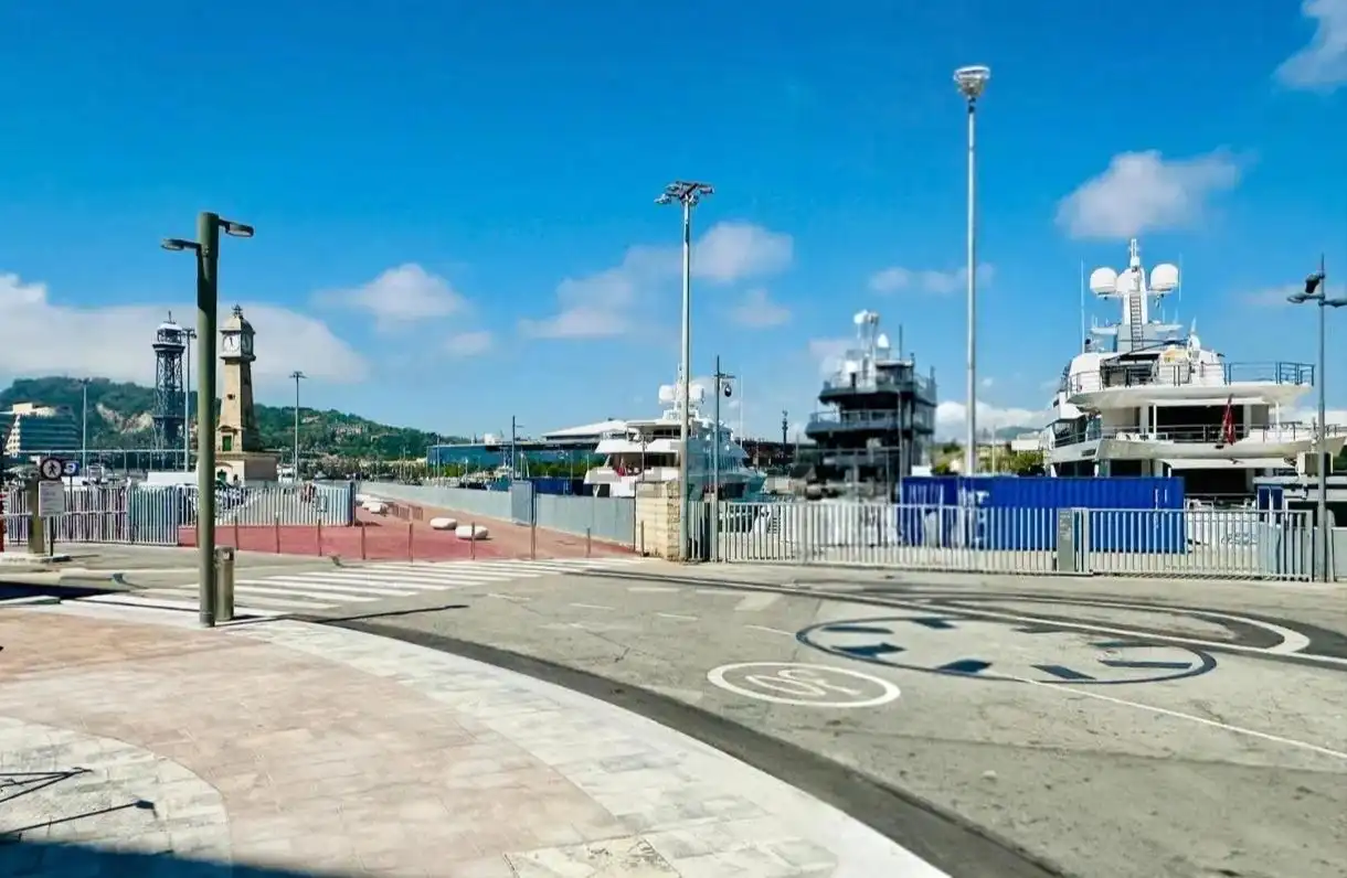 Vista exterior de Pis en venda en Barcelona amb Aire condicionat, Calefacció i Balcó