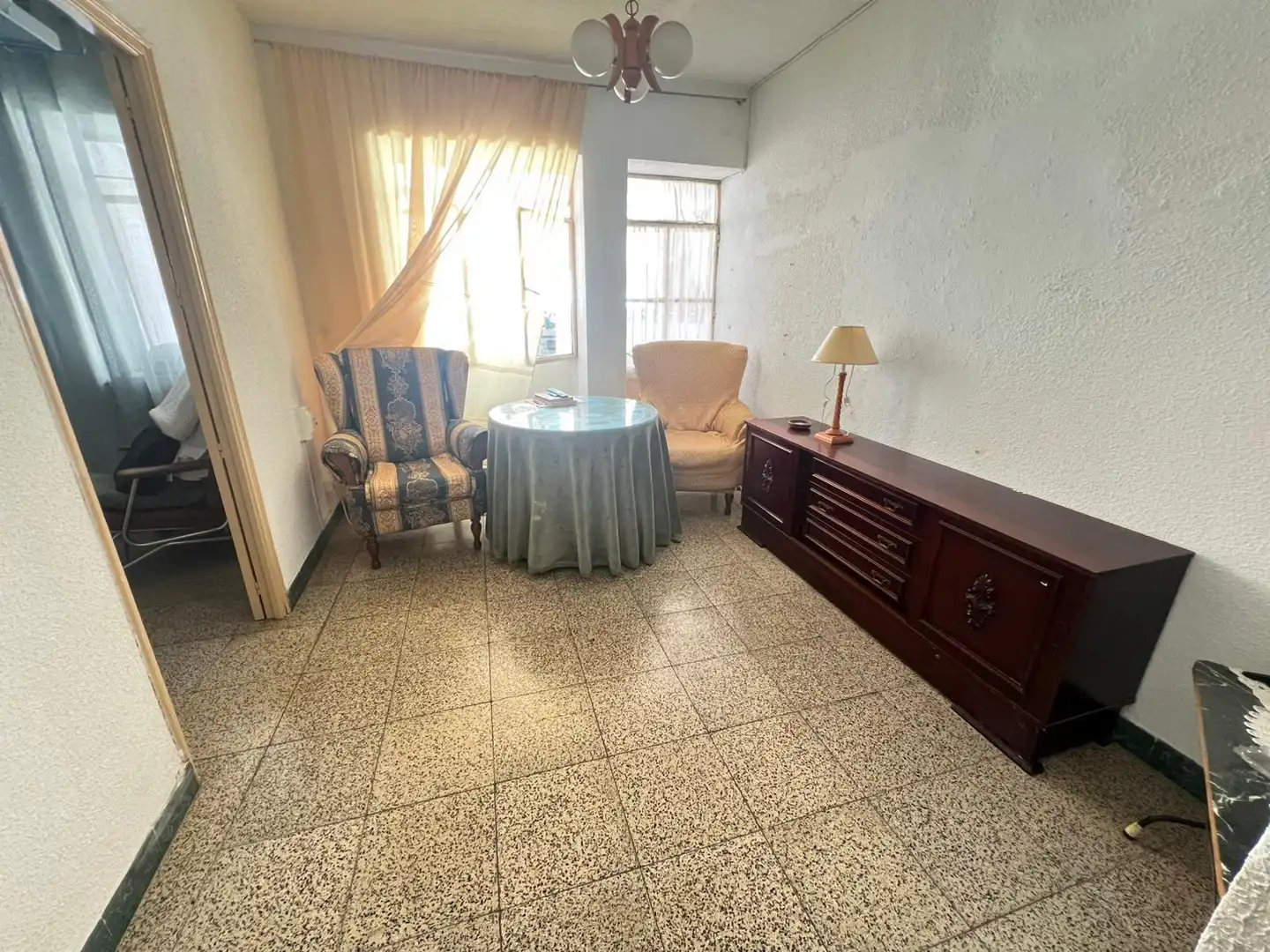 Sala de estar de Apartamento en venta en Almadén con Calefacción, Jardín privado y Amueblado