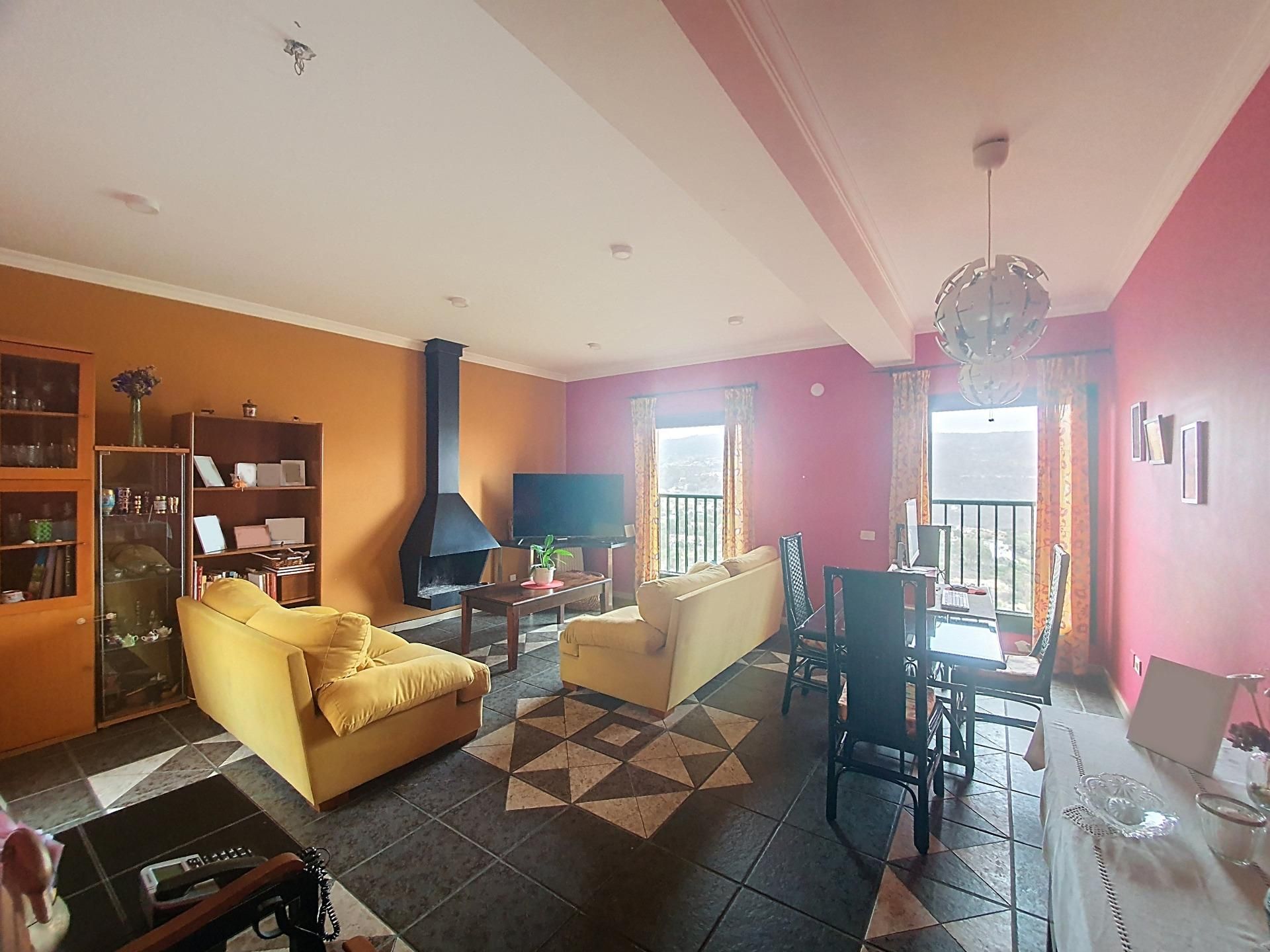 Sala d'estar de Casa adosada en venda en Santa Brígida amb Jardí privat, Terrassa i Balcó
