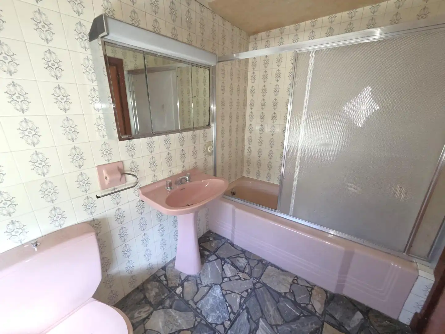Baño de Ático en venta en Teverga con Amueblado y Balcón