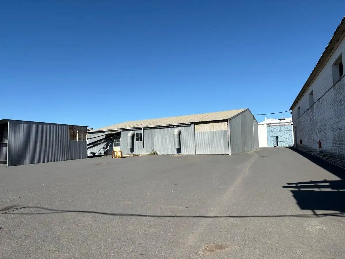 Industrial building for sale in Bollullos Par del Condado