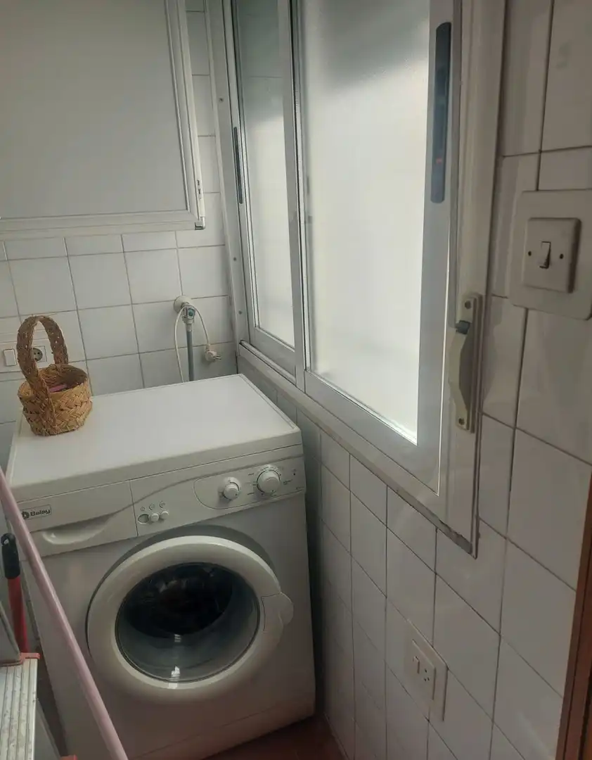 Bany de Pis de lloguer en Jaén amb Moblat i Balcó