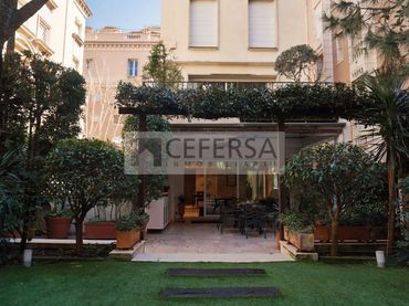 Casa con balcone in vendita a calle del Doctor Carulla
