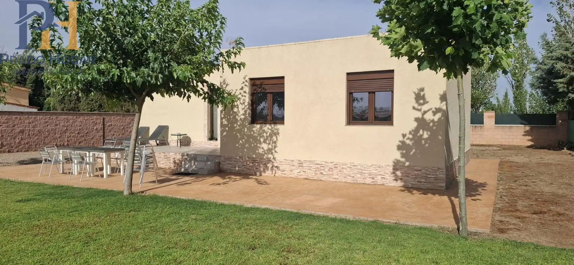 Houses for sale in Calle Calle Moscatel, Pepino
