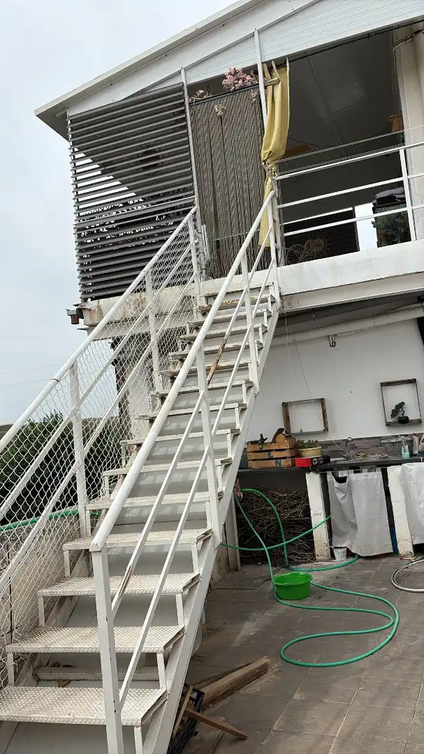 Terrasse von Fabrikhallen zum Verkauf in Ariza mit Heizung