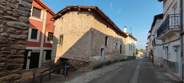 Edificio en Venta en Calle San Pedro en Santurdejo