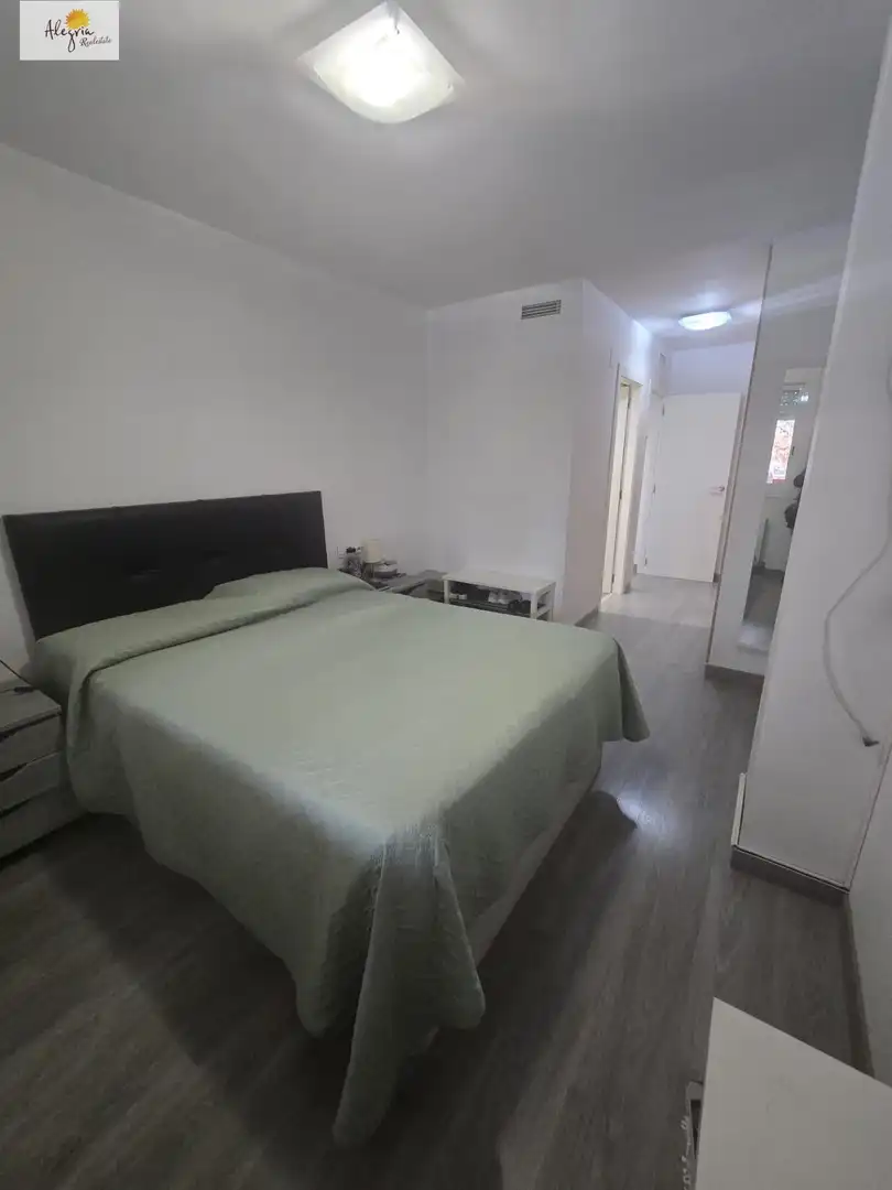 Dormitori de Apartament en venda en Paterna amb Aire condicionat, Traster i Moblat