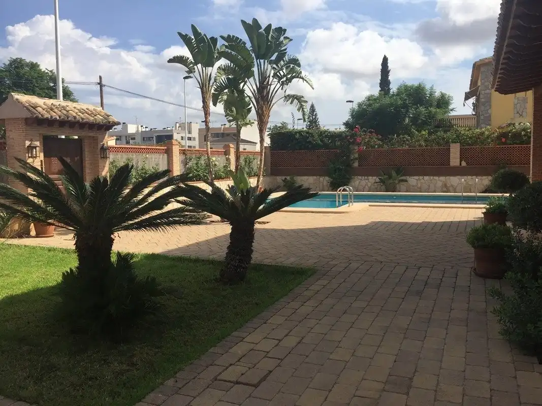 Piscina de Casa o xalet en venda en Elche / Elx amb Jardí privat, Terrassa i Piscina
