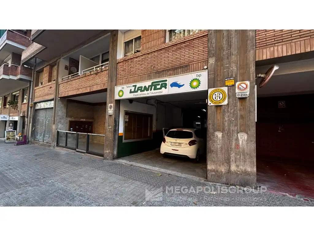 Locale commerciale in vendita a Sant Martí, imagen 2