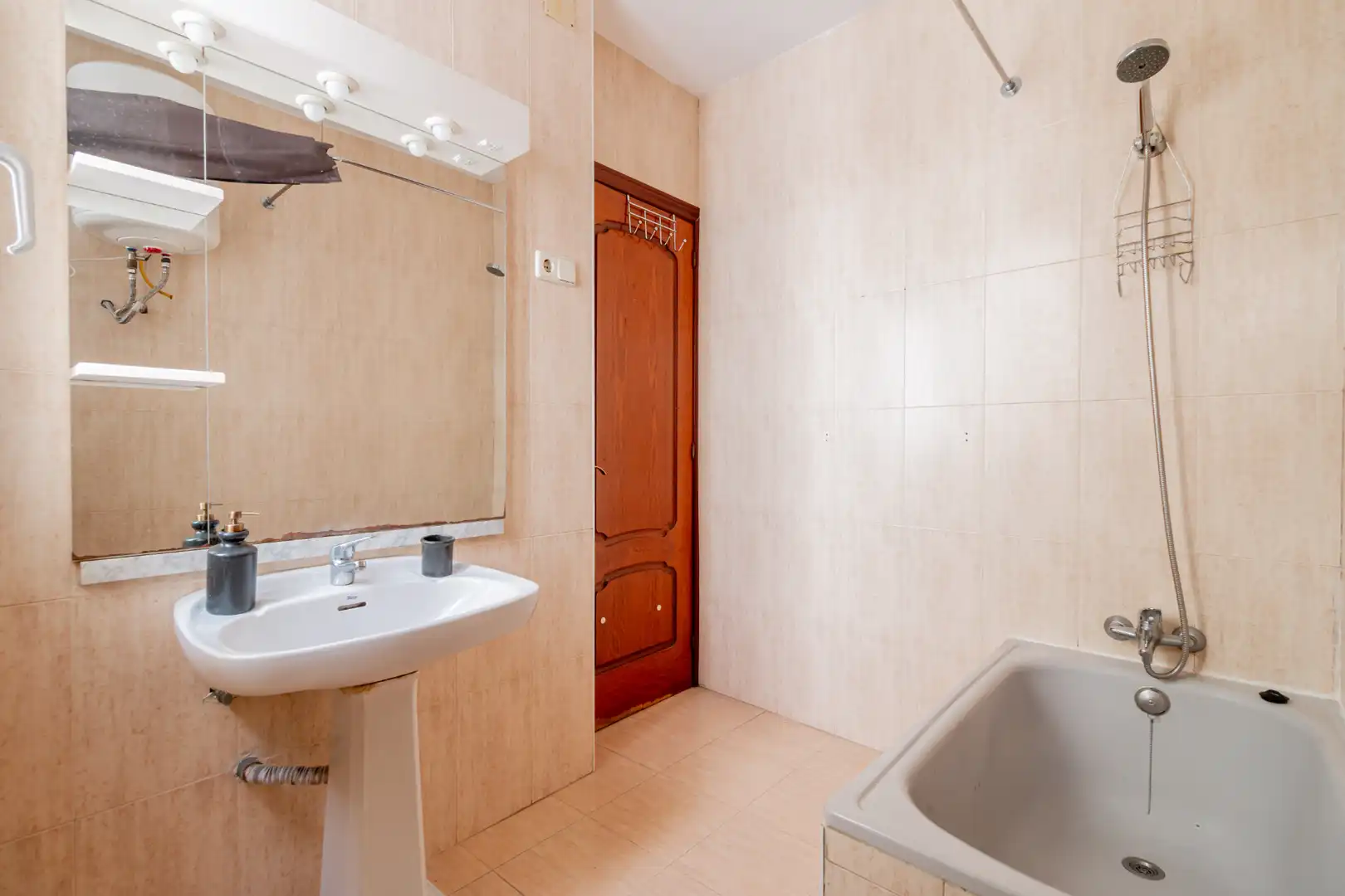 Baño de Piso en venta en Madrid con Horno y Lavadora