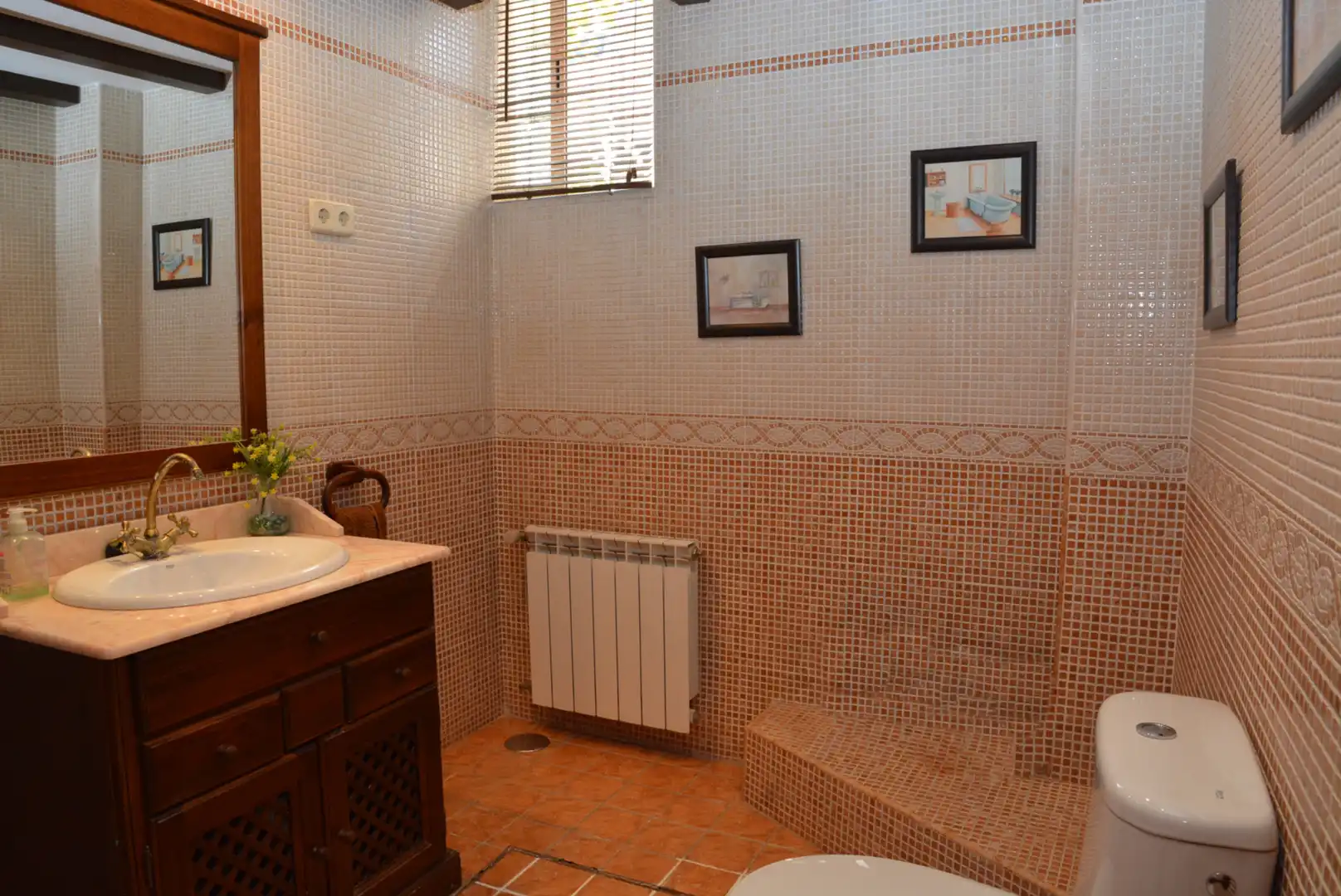 Bany de Casa o xalet en venda en Mejorada del Campo amb Aire condicionat, Calefacció i Jardí privat