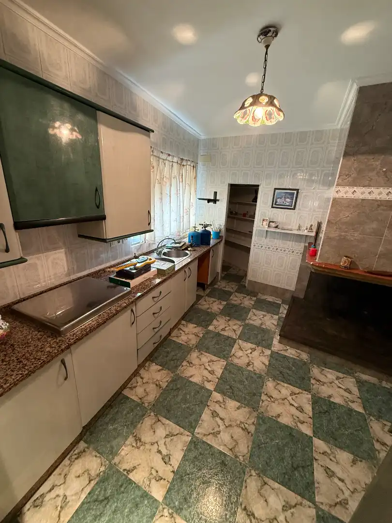 Cuina de Casa o xalet en venda en Alcalá la Real amb Terrassa, Traster i Moblat