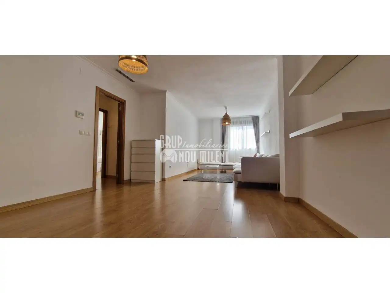 Bedroom of Flat for rent in Silla  with Air Conditioner, Heating and Parquet flooring