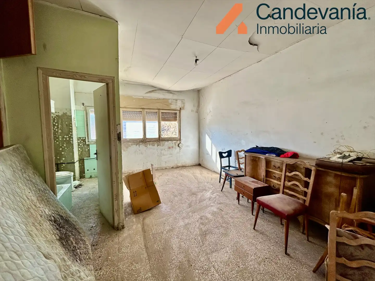 Sala de estar de Nave industrial en venta en Zuera