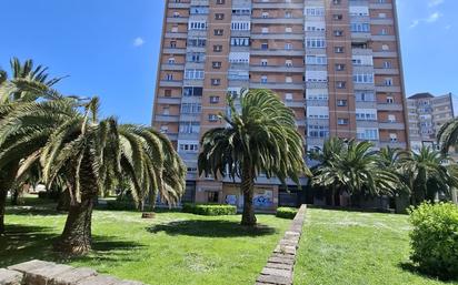 Vista exterior de Pis en venda en Gijón  amb Calefacció, Parquet i Terrassa