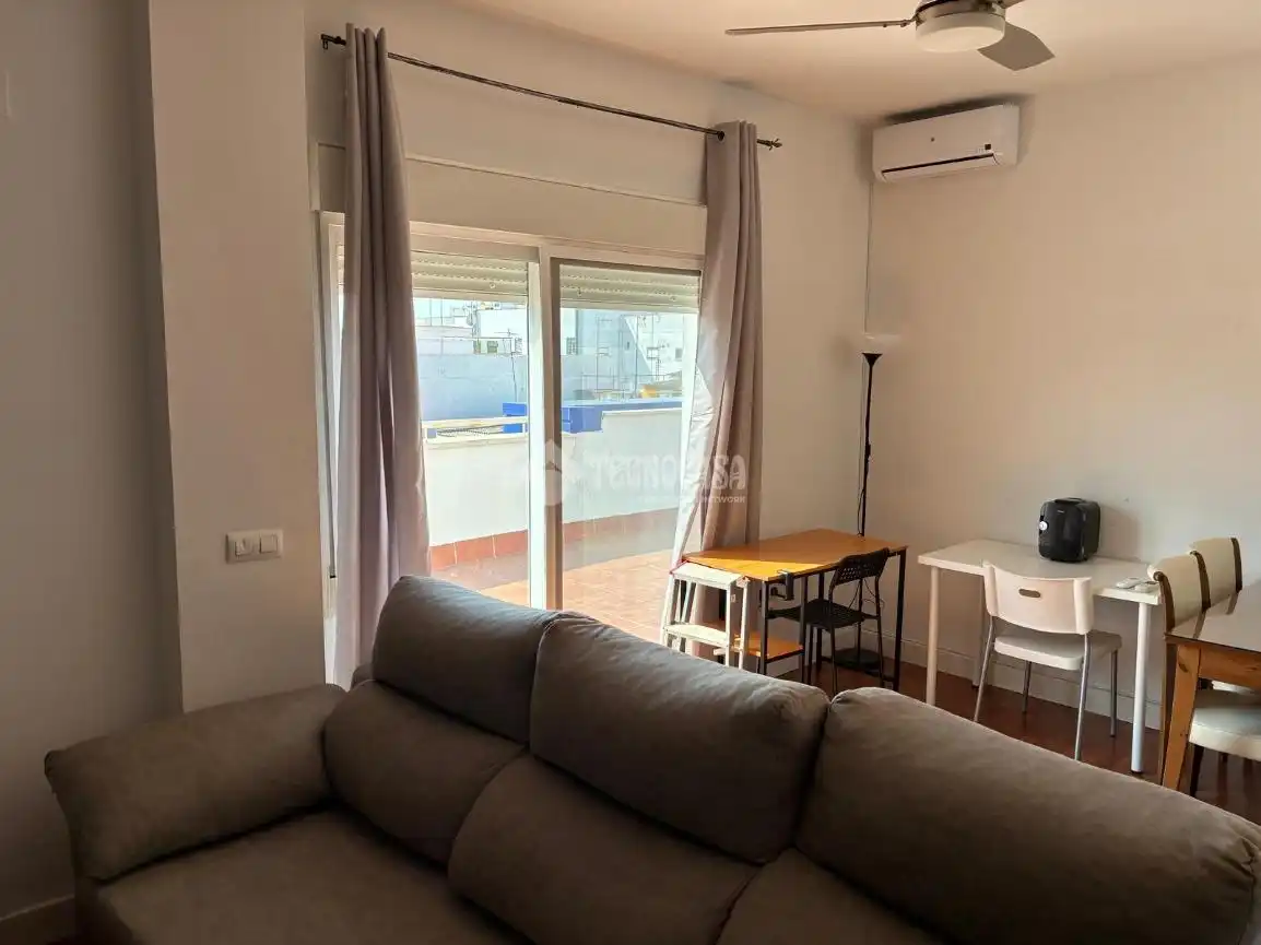 Sala de estar de Ático de alquiler en Sevilla con Aire acondicionado, Terraza y Piscina