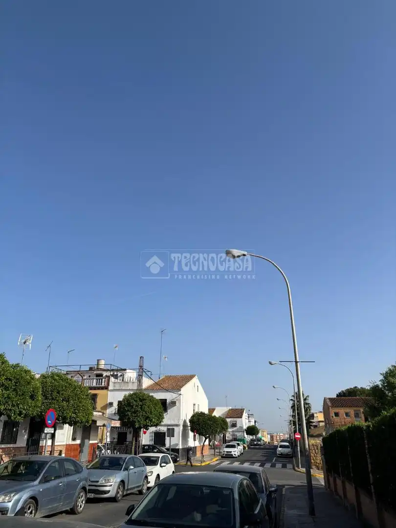 Außenansicht von Wohnung zum Verkauf in Alcalá de Guadaira mit Balkon