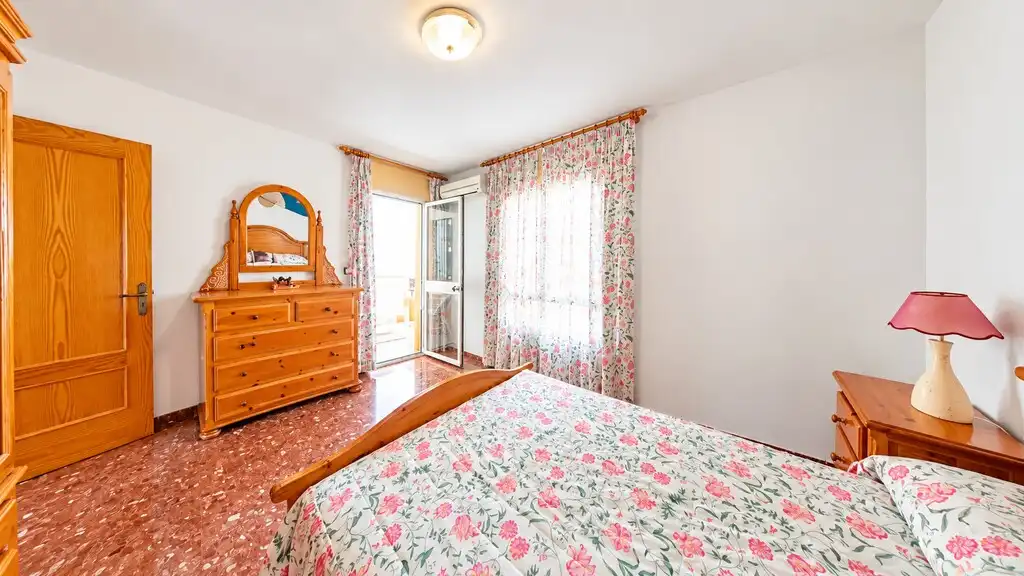 Habitación de Casa adosada en venta en Vélez-Málaga con Amueblado