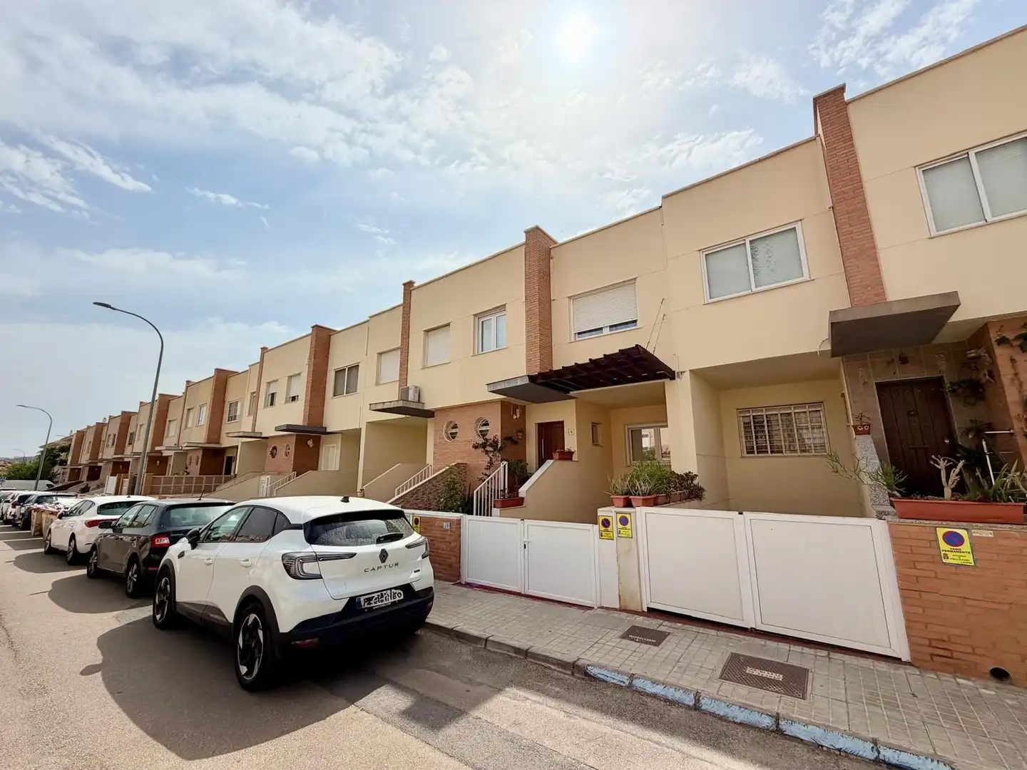 Vista exterior de Casa adosada en venda en Huércal de Almería amb Aire condicionat i Calefacció