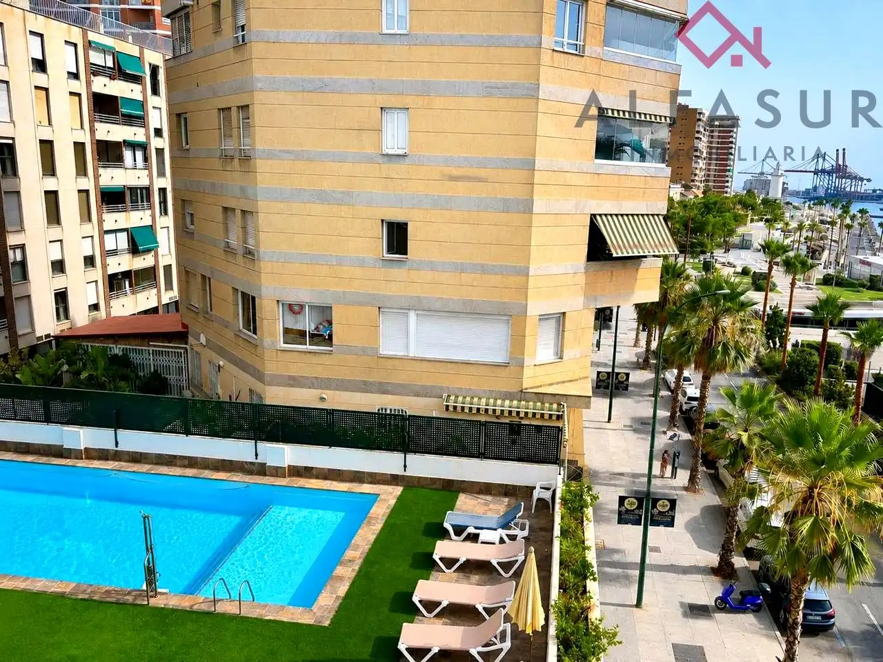 Piscina de Piso en venta en Málaga con Aire acondicionado, Terraza y Trastero