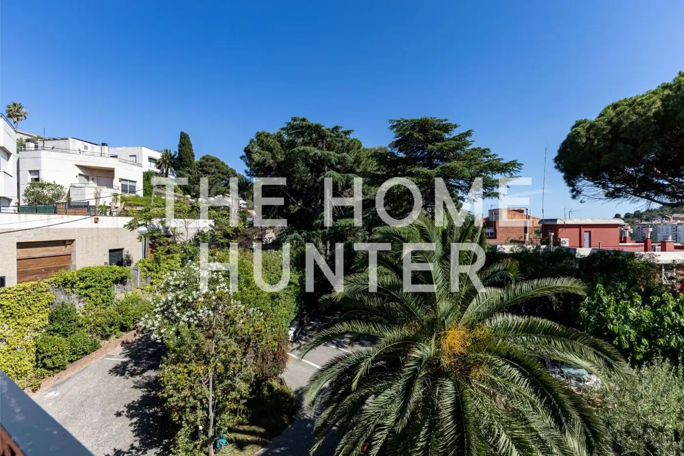 Vista exterior de Piso en venta en Barcelona con Calefacción, Jardín privado y Terraza