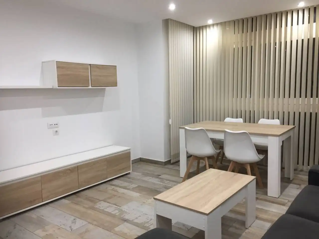 Sala d'estar de Pis de lloguer en Alcañiz amb Aire condicionat, Calefacció i Moblat