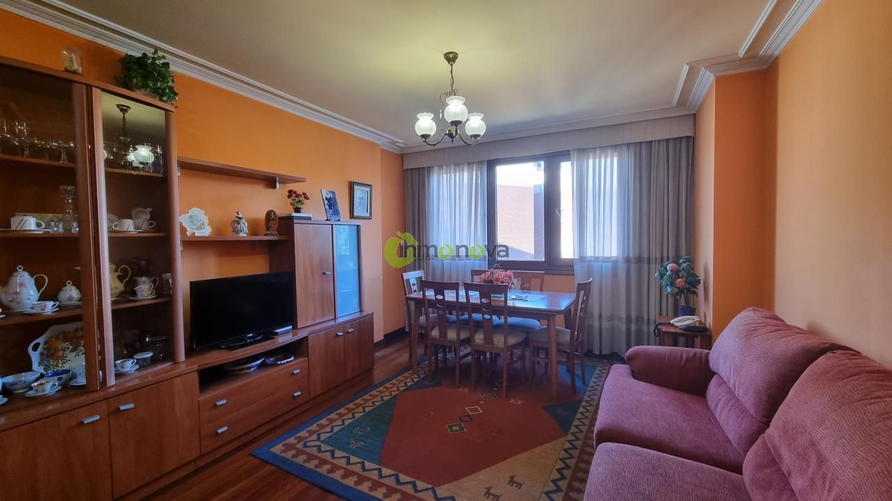 Sala d'estar de Pis en venda en Vigo  amb Calefacció i Traster