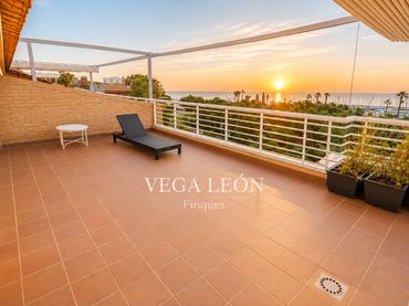 Penthouse mit Pool zum Verkauf in El Balís