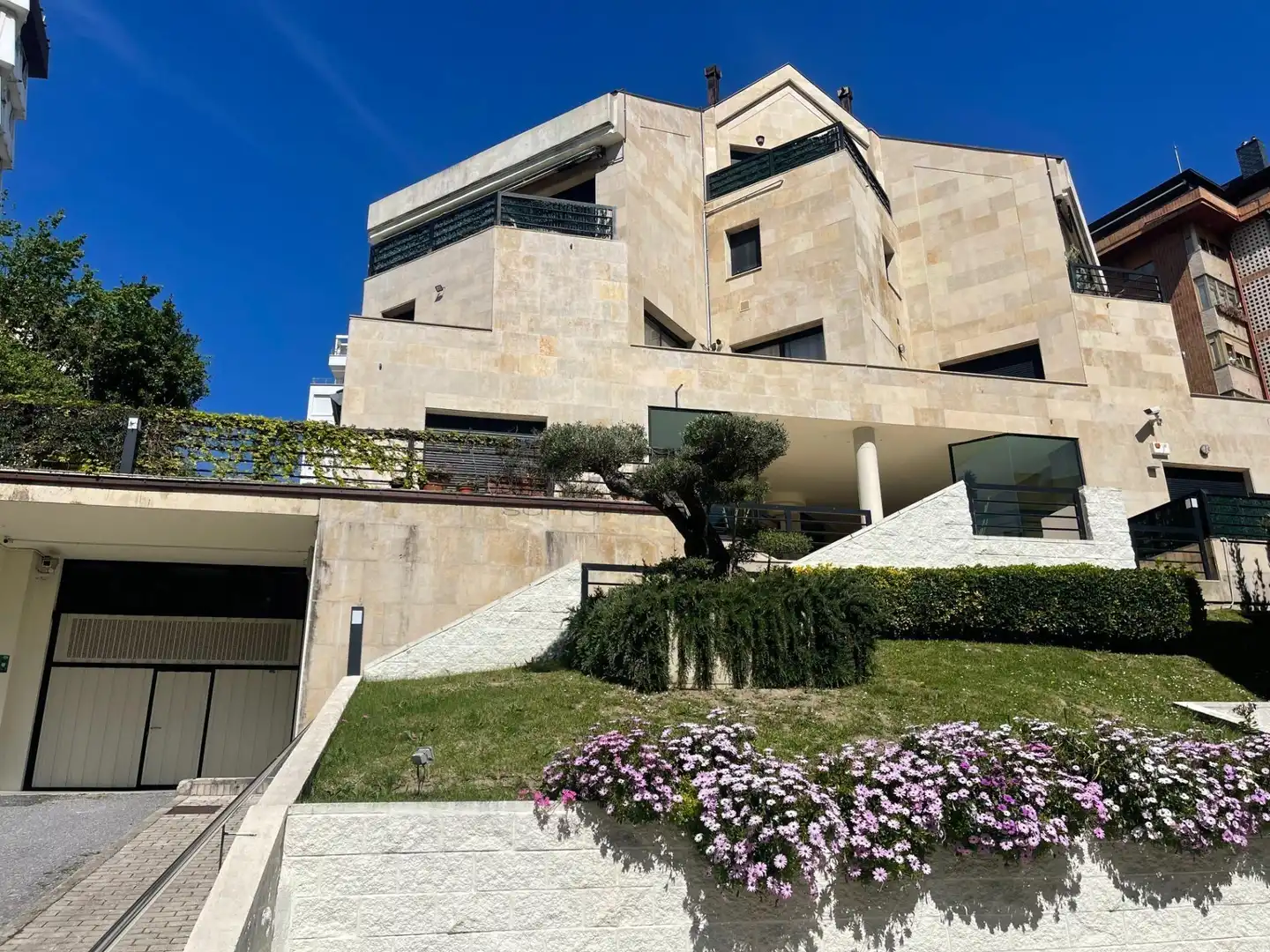 Vista exterior de Dúplex en venta en Santander con Calefacción, Terraza y Trastero